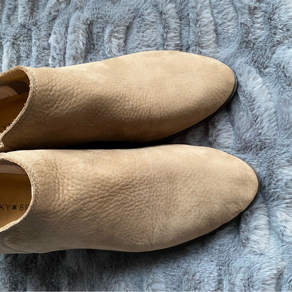 LUCKY BRAND BOOTIES - Picture 3 of 9